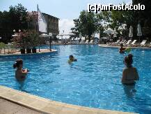 [P11] piscina dupa cum bine se vede are o adncime de 1m iar in stanga maximum 1.70 » foto by sheikha
 - 
<span class="allrVoted glyphicon glyphicon-heart hidden" id="av242815"></span>
<a class="m-l-10 hidden" id="sv242815" onclick="voting_Foto_DelVot(,242815,2552)" role="button">șterge vot <span class="glyphicon glyphicon-remove"></span></a>
<a id="v9242815" class=" c-red"  onclick="voting_Foto_SetVot(242815)" role="button"><span class="glyphicon glyphicon-heart-empty"></span> <b>LIKE</b> = Votează poza</a> <img class="hidden"  id="f242815W9" src="/imagini/loader.gif" border="0" /><span class="AjErrMes hidden" id="e242815ErM"></span>