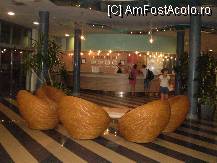 [P42] LOBBY BAR-HOTEL AZALIA » foto by viorica c
 - 
<span class="allrVoted glyphicon glyphicon-heart hidden" id="av14051"></span>
<a class="m-l-10 hidden" id="sv14051" onclick="voting_Foto_DelVot(,14051,2555)" role="button">șterge vot <span class="glyphicon glyphicon-remove"></span></a>
<a id="v914051" class=" c-red"  onclick="voting_Foto_SetVot(14051)" role="button"><span class="glyphicon glyphicon-heart-empty"></span> <b>LIKE</b> = Votează poza</a> <img class="hidden"  id="f14051W9" src="/imagini/loader.gif" border="0" /><span class="AjErrMes hidden" id="e14051ErM"></span>