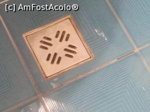 [P10] Sifonul de pardoseală a hotelului de 3 stele Roberts Sibiu » foto by neptunica
 - 
<span class="allrVoted glyphicon glyphicon-heart hidden" id="av1135189"></span>
<a class="m-l-10 hidden" id="sv1135189" onclick="voting_Foto_DelVot(,1135189,2560)" role="button">șterge vot <span class="glyphicon glyphicon-remove"></span></a>
<a id="v91135189" class=" c-red"  onclick="voting_Foto_SetVot(1135189)" role="button"><span class="glyphicon glyphicon-heart-empty"></span> <b>LIKE</b> = Votează poza</a> <img class="hidden"  id="f1135189W9" src="/imagini/loader.gif" border="0" /><span class="AjErrMes hidden" id="e1135189ErM"></span>