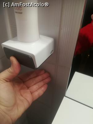 [P04] Săpunul văzut doar de recepționeri. Același hotel de 3 stele Roberts Sibiu » foto by neptunica
 - 
<span class="allrVoted glyphicon glyphicon-heart hidden" id="av1135183"></span>
<a class="m-l-10 hidden" id="sv1135183" onclick="voting_Foto_DelVot(,1135183,2560)" role="button">șterge vot <span class="glyphicon glyphicon-remove"></span></a>
<a id="v91135183" class=" c-red"  onclick="voting_Foto_SetVot(1135183)" role="button"><span class="glyphicon glyphicon-heart-empty"></span> <b>LIKE</b> = Votează poza</a> <img class="hidden"  id="f1135183W9" src="/imagini/loader.gif" border="0" /><span class="AjErrMes hidden" id="e1135183ErM"></span>