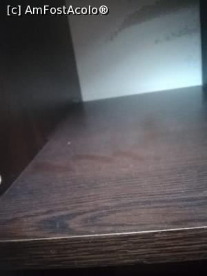 [P05] Polița șifonierului de la hotelul de 3 stele Roberts Sibiu » foto by neptunica
 - 
<span class="allrVoted glyphicon glyphicon-heart hidden" id="av1135184"></span>
<a class="m-l-10 hidden" id="sv1135184" onclick="voting_Foto_DelVot(,1135184,2560)" role="button">șterge vot <span class="glyphicon glyphicon-remove"></span></a>
<a id="v91135184" class=" c-red"  onclick="voting_Foto_SetVot(1135184)" role="button"><span class="glyphicon glyphicon-heart-empty"></span> <b>LIKE</b> = Votează poza</a> <img class="hidden"  id="f1135184W9" src="/imagini/loader.gif" border="0" /><span class="AjErrMes hidden" id="e1135184ErM"></span>