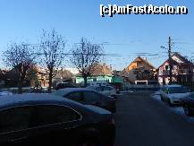 [P02] Parcarea este chiar în față, pe un fel de bretea (pe cealaltă parte este un scuar, lîngă care se parchează), ceea ce e garanția unor locuri mereu libere » foto by abancor
 - 
<span class="allrVoted glyphicon glyphicon-heart hidden" id="av419176"></span>
<a class="m-l-10 hidden" id="sv419176" onclick="voting_Foto_DelVot(,419176,2560)" role="button">șterge vot <span class="glyphicon glyphicon-remove"></span></a>
<a id="v9419176" class=" c-red"  onclick="voting_Foto_SetVot(419176)" role="button"><span class="glyphicon glyphicon-heart-empty"></span> <b>LIKE</b> = Votează poza</a> <img class="hidden"  id="f419176W9" src="/imagini/loader.gif" border="0" /><span class="AjErrMes hidden" id="e419176ErM"></span>