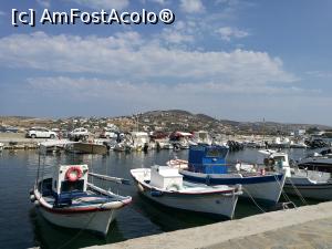 [P21] Portul din Parikia » foto by crismis
 - 
<span class="allrVoted glyphicon glyphicon-heart hidden" id="av1024126"></span>
<a class="m-l-10 hidden" id="sv1024126" onclick="voting_Foto_DelVot(,1024126,2566)" role="button">șterge vot <span class="glyphicon glyphicon-remove"></span></a>
<a id="v91024126" class=" c-red"  onclick="voting_Foto_SetVot(1024126)" role="button"><span class="glyphicon glyphicon-heart-empty"></span> <b>LIKE</b> = Votează poza</a> <img class="hidden"  id="f1024126W9" src="/imagini/loader.gif" border="0" /><span class="AjErrMes hidden" id="e1024126ErM"></span>