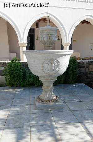 [P23] Catedrala Panagia Ekatondapiliani » foto by Carmen Ion
 - 
<span class="allrVoted glyphicon glyphicon-heart hidden" id="av1421903"></span>
<a class="m-l-10 hidden" id="sv1421903" onclick="voting_Foto_DelVot(,1421903,2566)" role="button">șterge vot <span class="glyphicon glyphicon-remove"></span></a>
<a id="v91421903" class=" c-red"  onclick="voting_Foto_SetVot(1421903)" role="button"><span class="glyphicon glyphicon-heart-empty"></span> <b>LIKE</b> = Votează poza</a> <img class="hidden"  id="f1421903W9" src="/imagini/loader.gif" border="0" /><span class="AjErrMes hidden" id="e1421903ErM"></span>