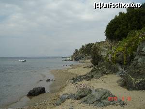 [P14] În dreapta plajei, spre cele câteva locuri amenajate cu şezlonguri.  » foto by hlli
 - 
<span class="allrVoted glyphicon glyphicon-heart hidden" id="av561923"></span>
<a class="m-l-10 hidden" id="sv561923" onclick="voting_Foto_DelVot(,561923,2570)" role="button">șterge vot <span class="glyphicon glyphicon-remove"></span></a>
<a id="v9561923" class=" c-red"  onclick="voting_Foto_SetVot(561923)" role="button"><span class="glyphicon glyphicon-heart-empty"></span> <b>LIKE</b> = Votează poza</a> <img class="hidden"  id="f561923W9" src="/imagini/loader.gif" border="0" /><span class="AjErrMes hidden" id="e561923ErM"></span>