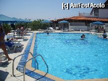 [P02] piscina hotelului. » foto by russu
 - 
<span class="allrVoted glyphicon glyphicon-heart hidden" id="av8564"></span>
<a class="m-l-10 hidden" id="sv8564" onclick="voting_Foto_DelVot(,8564,2570)" role="button">șterge vot <span class="glyphicon glyphicon-remove"></span></a>
<a id="v98564" class=" c-red"  onclick="voting_Foto_SetVot(8564)" role="button"><span class="glyphicon glyphicon-heart-empty"></span> <b>LIKE</b> = Votează poza</a> <img class="hidden"  id="f8564W9" src="/imagini/loader.gif" border="0" /><span class="AjErrMes hidden" id="e8564ErM"></span>