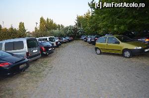 [P03] Parcarea hotelului, curata si bine amenajata. Nu parcati 'romaneste' pentru ca veti avea imediat in parbriz rugamintea sa va mutati masina.  » foto by Basy
 - 
<span class="allrVoted glyphicon glyphicon-heart hidden" id="av342889"></span>
<a class="m-l-10 hidden" id="sv342889" onclick="voting_Foto_DelVot(,342889,2585)" role="button">șterge vot <span class="glyphicon glyphicon-remove"></span></a>
<a id="v9342889" class=" c-red"  onclick="voting_Foto_SetVot(342889)" role="button"><span class="glyphicon glyphicon-heart-empty"></span> <b>LIKE</b> = Votează poza</a> <img class="hidden"  id="f342889W9" src="/imagini/loader.gif" border="0" /><span class="AjErrMes hidden" id="e342889ErM"></span>