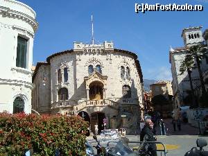 [P20] Monaco-Ville... Palatul de Justitie cu o scara dubla, o cladire ce nu e impunatoare » foto by mireille
 - 
<span class="allrVoted glyphicon glyphicon-heart hidden" id="av513935"></span>
<a class="m-l-10 hidden" id="sv513935" onclick="voting_Foto_DelVot(,513935,2586)" role="button">șterge vot <span class="glyphicon glyphicon-remove"></span></a>
<a id="v9513935" class=" c-red"  onclick="voting_Foto_SetVot(513935)" role="button"><span class="glyphicon glyphicon-heart-empty"></span> <b>LIKE</b> = Votează poza</a> <img class="hidden"  id="f513935W9" src="/imagini/loader.gif" border="0" /><span class="AjErrMes hidden" id="e513935ErM"></span>