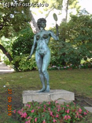 [P24] Maryse cu oglinda (Timpul inalterabil) - nud în parcul Saint Martin » foto by Mitica49
 - 
<span class="allrVoted glyphicon glyphicon-heart hidden" id="av1149045"></span>
<a class="m-l-10 hidden" id="sv1149045" onclick="voting_Foto_DelVot(,1149045,2586)" role="button">șterge vot <span class="glyphicon glyphicon-remove"></span></a>
<a id="v91149045" class=" c-red"  onclick="voting_Foto_SetVot(1149045)" role="button"><span class="glyphicon glyphicon-heart-empty"></span> <b>LIKE</b> = Votează poza</a> <img class="hidden"  id="f1149045W9" src="/imagini/loader.gif" border="0" /><span class="AjErrMes hidden" id="e1149045ErM"></span>