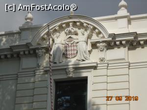 [P32] Frontonul clădirii Consiului Național cu stema » foto by Mitica49
 - 
<span class="allrVoted glyphicon glyphicon-heart hidden" id="av1149053"></span>
<a class="m-l-10 hidden" id="sv1149053" onclick="voting_Foto_DelVot(,1149053,2586)" role="button">șterge vot <span class="glyphicon glyphicon-remove"></span></a>
<a id="v91149053" class=" c-red"  onclick="voting_Foto_SetVot(1149053)" role="button"><span class="glyphicon glyphicon-heart-empty"></span> <b>LIKE</b> = Votează poza</a> <img class="hidden"  id="f1149053W9" src="/imagini/loader.gif" border="0" /><span class="AjErrMes hidden" id="e1149053ErM"></span>