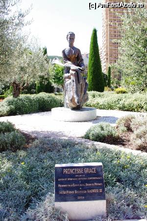 [P07] Statuia prinţesei Grace » foto by cdiana
 - 
<span class="allrVoted glyphicon glyphicon-heart hidden" id="av532487"></span>
<a class="m-l-10 hidden" id="sv532487" onclick="voting_Foto_DelVot(,532487,2586)" role="button">șterge vot <span class="glyphicon glyphicon-remove"></span></a>
<a id="v9532487" class=" c-red"  onclick="voting_Foto_SetVot(532487)" role="button"><span class="glyphicon glyphicon-heart-empty"></span> <b>LIKE</b> = Votează poza</a> <img class="hidden"  id="f532487W9" src="/imagini/loader.gif" border="0" /><span class="AjErrMes hidden" id="e532487ErM"></span>