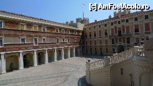 [P56] Palatul Princiar - Curtea de onoare. Steagul ridicat din fundal indică că prinţul este acasă.  » foto by nickro
 - 
<span class="allrVoted glyphicon glyphicon-heart hidden" id="av463314"></span>
<a class="m-l-10 hidden" id="sv463314" onclick="voting_Foto_DelVot(,463314,2586)" role="button">șterge vot <span class="glyphicon glyphicon-remove"></span></a>
<a id="v9463314" class=" c-red"  onclick="voting_Foto_SetVot(463314)" role="button"><span class="glyphicon glyphicon-heart-empty"></span> <b>LIKE</b> = Votează poza</a> <img class="hidden"  id="f463314W9" src="/imagini/loader.gif" border="0" /><span class="AjErrMes hidden" id="e463314ErM"></span>