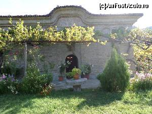 [P23] intrarea in biserica Manastirii Kilifarevo » foto by amero
 - 
<span class="allrVoted glyphicon glyphicon-heart hidden" id="av557709"></span>
<a class="m-l-10 hidden" id="sv557709" onclick="voting_Foto_DelVot(,557709,2587)" role="button">șterge vot <span class="glyphicon glyphicon-remove"></span></a>
<a id="v9557709" class=" c-red"  onclick="voting_Foto_SetVot(557709)" role="button"><span class="glyphicon glyphicon-heart-empty"></span> <b>LIKE</b> = Votează poza</a> <img class="hidden"  id="f557709W9" src="/imagini/loader.gif" border="0" /><span class="AjErrMes hidden" id="e557709ErM"></span>
