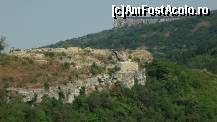 [P14] Veliko Târnovo - prin cetate; Trapezitsa văzută de departe.  » foto by Dragoș_MD
 - 
<span class="allrVoted glyphicon glyphicon-heart hidden" id="av374772"></span>
<a class="m-l-10 hidden" id="sv374772" onclick="voting_Foto_DelVot(,374772,2587)" role="button">șterge vot <span class="glyphicon glyphicon-remove"></span></a>
<a id="v9374772" class=" c-red"  onclick="voting_Foto_SetVot(374772)" role="button"><span class="glyphicon glyphicon-heart-empty"></span> <b>LIKE</b> = Votează poza</a> <img class="hidden"  id="f374772W9" src="/imagini/loader.gif" border="0" /><span class="AjErrMes hidden" id="e374772ErM"></span>