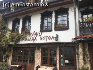 [P11] Mehana Hotel Gurko » foto by Yersinia Pestis
 - 
<span class="allrVoted glyphicon glyphicon-heart hidden" id="av1021100"></span>
<a class="m-l-10 hidden" id="sv1021100" onclick="voting_Foto_DelVot(,1021100,2587)" role="button">șterge vot <span class="glyphicon glyphicon-remove"></span></a>
<a id="v91021100" class=" c-red"  onclick="voting_Foto_SetVot(1021100)" role="button"><span class="glyphicon glyphicon-heart-empty"></span> <b>LIKE</b> = Votează poza</a> <img class="hidden"  id="f1021100W9" src="/imagini/loader.gif" border="0" /><span class="AjErrMes hidden" id="e1021100ErM"></span>