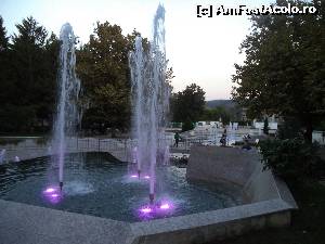 [P28] Veliko Tarnovo - fantanile din parc » foto by dannaa
 - 
<span class="allrVoted glyphicon glyphicon-heart hidden" id="av565461"></span>
<a class="m-l-10 hidden" id="sv565461" onclick="voting_Foto_DelVot(,565461,2587)" role="button">șterge vot <span class="glyphicon glyphicon-remove"></span></a>
<a id="v9565461" class=" c-red"  onclick="voting_Foto_SetVot(565461)" role="button"><span class="glyphicon glyphicon-heart-empty"></span> <b>LIKE</b> = Votează poza</a> <img class="hidden"  id="f565461W9" src="/imagini/loader.gif" border="0" /><span class="AjErrMes hidden" id="e565461ErM"></span>