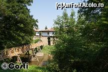 [P31] Podul de lemn peste râul Beliţa, ce trece prin spatele mănăstirii Kilifarevo » foto by Costi
 - 
<span class="allrVoted glyphicon glyphicon-heart hidden" id="av263640"></span>
<a class="m-l-10 hidden" id="sv263640" onclick="voting_Foto_DelVot(,263640,2587)" role="button">șterge vot <span class="glyphicon glyphicon-remove"></span></a>
<a id="v9263640" class=" c-red"  onclick="voting_Foto_SetVot(263640)" role="button"><span class="glyphicon glyphicon-heart-empty"></span> <b>LIKE</b> = Votează poza</a> <img class="hidden"  id="f263640W9" src="/imagini/loader.gif" border="0" /><span class="AjErrMes hidden" id="e263640ErM"></span>