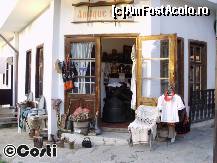 [P35] Magazin de antichităţi şi artizanat din Arbanasi » foto by Costi
 - 
<span class="allrVoted glyphicon glyphicon-heart hidden" id="av263644"></span>
<a class="m-l-10 hidden" id="sv263644" onclick="voting_Foto_DelVot(,263644,2587)" role="button">șterge vot <span class="glyphicon glyphicon-remove"></span></a>
<a id="v9263644" class=" c-red"  onclick="voting_Foto_SetVot(263644)" role="button"><span class="glyphicon glyphicon-heart-empty"></span> <b>LIKE</b> = Votează poza</a> <img class="hidden"  id="f263644W9" src="/imagini/loader.gif" border="0" /><span class="AjErrMes hidden" id="e263644ErM"></span>