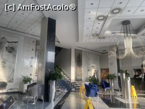 [P63] Hotel Continental Forum Sibiu -in hol la receptie » foto by mishu
 - 
<span class="allrVoted glyphicon glyphicon-heart hidden" id="av1336540"></span>
<a class="m-l-10 hidden" id="sv1336540" onclick="voting_Foto_DelVot(,1336540,2599)" role="button">șterge vot <span class="glyphicon glyphicon-remove"></span></a>
<a id="v91336540" class=" c-red"  onclick="voting_Foto_SetVot(1336540)" role="button"><span class="glyphicon glyphicon-heart-empty"></span> <b>LIKE</b> = Votează poza</a> <img class="hidden"  id="f1336540W9" src="/imagini/loader.gif" border="0" /><span class="AjErrMes hidden" id="e1336540ErM"></span>
