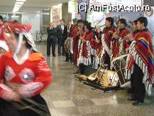 [P03] Intimpinare fastuoasa in aeroportul din Cuzco pentru  VIP-urile din Romania(ha,ha,.... buna nu???! » foto by edith simon
 - 
<span class="allrVoted glyphicon glyphicon-heart hidden" id="av24688"></span>
<a class="m-l-10 hidden" id="sv24688" onclick="voting_Foto_DelVot(,24688,2606)" role="button">șterge vot <span class="glyphicon glyphicon-remove"></span></a>
<a id="v924688" class=" c-red"  onclick="voting_Foto_SetVot(24688)" role="button"><span class="glyphicon glyphicon-heart-empty"></span> <b>LIKE</b> = Votează poza</a> <img class="hidden"  id="f24688W9" src="/imagini/loader.gif" border="0" /><span class="AjErrMes hidden" id="e24688ErM"></span>