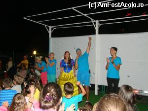 [P14] Echipa de animatori care se asigura ca toata lumea se distreaza. Ii salutam si le multumim!  » foto by diadiro
 - 
<span class="allrVoted glyphicon glyphicon-heart hidden" id="av532704"></span>
<a class="m-l-10 hidden" id="sv532704" onclick="voting_Foto_DelVot(,532704,2610)" role="button">șterge vot <span class="glyphicon glyphicon-remove"></span></a>
<a id="v9532704" class=" c-red"  onclick="voting_Foto_SetVot(532704)" role="button"><span class="glyphicon glyphicon-heart-empty"></span> <b>LIKE</b> = Votează poza</a> <img class="hidden"  id="f532704W9" src="/imagini/loader.gif" border="0" /><span class="AjErrMes hidden" id="e532704ErM"></span>
