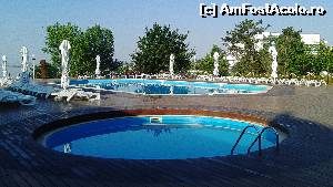 [P10] piscina cea mica pt copii si cea mare pt adulti » foto by charisteas
 - 
<span class="allrVoted glyphicon glyphicon-heart hidden" id="av637933"></span>
<a class="m-l-10 hidden" id="sv637933" onclick="voting_Foto_DelVot(,637933,2610)" role="button">șterge vot <span class="glyphicon glyphicon-remove"></span></a>
<a id="v9637933" class=" c-red"  onclick="voting_Foto_SetVot(637933)" role="button"><span class="glyphicon glyphicon-heart-empty"></span> <b>LIKE</b> = Votează poza</a> <img class="hidden"  id="f637933W9" src="/imagini/loader.gif" border="0" /><span class="AjErrMes hidden" id="e637933ErM"></span>