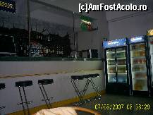 [P08] Barul hotelului Olimpic. Binenteles ca barmanul nu a fost in stare sa-mi prepare un cockteil (cica nu avea tot ceea ce ii trebuie), desi era trecut in meniu. » foto by crisbal
 - 
<span class="allrVoted glyphicon glyphicon-heart hidden" id="av325963"></span>
<a class="m-l-10 hidden" id="sv325963" onclick="voting_Foto_DelVot(,325963,2611)" role="button">șterge vot <span class="glyphicon glyphicon-remove"></span></a>
<a id="v9325963" class=" c-red"  onclick="voting_Foto_SetVot(325963)" role="button"><span class="glyphicon glyphicon-heart-empty"></span> <b>LIKE</b> = Votează poza</a> <img class="hidden"  id="f325963W9" src="/imagini/loader.gif" border="0" /><span class="AjErrMes hidden" id="e325963ErM"></span>