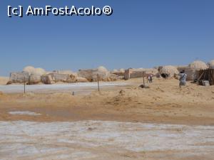 [P50] Tunisia - În deșert. Rămășițe ale decorurilor filmului Star Wars.  » foto by iulianic
 - 
<span class="allrVoted glyphicon glyphicon-heart hidden" id="av1075424"></span>
<a class="m-l-10 hidden" id="sv1075424" onclick="voting_Foto_DelVot(,1075424,2617)" role="button">șterge vot <span class="glyphicon glyphicon-remove"></span></a>
<a id="v91075424" class=" c-red"  onclick="voting_Foto_SetVot(1075424)" role="button"><span class="glyphicon glyphicon-heart-empty"></span> <b>LIKE</b> = Votează poza</a> <img class="hidden"  id="f1075424W9" src="/imagini/loader.gif" border="0" /><span class="AjErrMes hidden" id="e1075424ErM"></span>