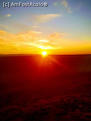 [P07] Răsărit la cel mai mare lac sărat din Africa » foto by gabivoicu
 - 
<span class="allrVoted glyphicon glyphicon-heart hidden" id="av1273810"></span>
<a class="m-l-10 hidden" id="sv1273810" onclick="voting_Foto_DelVot(,1273810,2617)" role="button">șterge vot <span class="glyphicon glyphicon-remove"></span></a>
<a id="v91273810" class=" c-red"  onclick="voting_Foto_SetVot(1273810)" role="button"><span class="glyphicon glyphicon-heart-empty"></span> <b>LIKE</b> = Votează poza</a> <img class="hidden"  id="f1273810W9" src="/imagini/loader.gif" border="0" /><span class="AjErrMes hidden" id="e1273810ErM"></span>