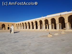 [P01] Marea Moschee din Kairouan -- Se pot vedea (de departe) treptele pe care se urcau muezinii pentru citirea cadranului solar. » foto by Sakiz*
 - 
<span class="allrVoted glyphicon glyphicon-heart hidden" id="av933799"></span>
<a class="m-l-10 hidden" id="sv933799" onclick="voting_Foto_DelVot(,933799,2617)" role="button">șterge vot <span class="glyphicon glyphicon-remove"></span></a>
<a id="v9933799" class=" c-red"  onclick="voting_Foto_SetVot(933799)" role="button"><span class="glyphicon glyphicon-heart-empty"></span> <b>LIKE</b> = Votează poza</a> <img class="hidden"  id="f933799W9" src="/imagini/loader.gif" border="0" /><span class="AjErrMes hidden" id="e933799ErM"></span>