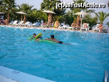 [P06] Piscina si o parte din gradina cu palmieri » foto by danutiasi
 - 
<span class="allrVoted glyphicon glyphicon-heart hidden" id="av346513"></span>
<a class="m-l-10 hidden" id="sv346513" onclick="voting_Foto_DelVot(,346513,2620)" role="button">șterge vot <span class="glyphicon glyphicon-remove"></span></a>
<a id="v9346513" class=" c-red"  onclick="voting_Foto_SetVot(346513)" role="button"><span class="glyphicon glyphicon-heart-empty"></span> <b>LIKE</b> = Votează poza</a> <img class="hidden"  id="f346513W9" src="/imagini/loader.gif" border="0" /><span class="AjErrMes hidden" id="e346513ErM"></span>