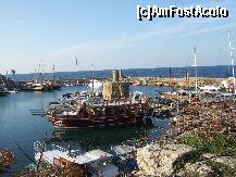 [P08] portul Kyrenia vazut din Castelul Kyrenia » foto by iulia77
 - 
<span class="allrVoted glyphicon glyphicon-heart hidden" id="av289433"></span>
<a class="m-l-10 hidden" id="sv289433" onclick="voting_Foto_DelVot(,289433,2630)" role="button">șterge vot <span class="glyphicon glyphicon-remove"></span></a>
<a id="v9289433" class=" c-red"  onclick="voting_Foto_SetVot(289433)" role="button"><span class="glyphicon glyphicon-heart-empty"></span> <b>LIKE</b> = Votează poza</a> <img class="hidden"  id="f289433W9" src="/imagini/loader.gif" border="0" /><span class="AjErrMes hidden" id="e289433ErM"></span>