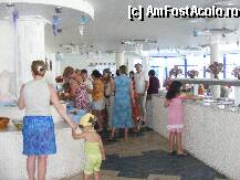 [P08] ora 14.00 - se ridicau recipientele cu mancare, chiar daca erai cu lingura deasupra lor; ramanea doar 'coada' la pseudo-inghetata » foto by amalia.ciobanu*
 - 
<span class="allrVoted glyphicon glyphicon-heart hidden" id="av11931"></span>
<a class="m-l-10 hidden" id="sv11931" onclick="voting_Foto_DelVot(,11931,2633)" role="button">șterge vot <span class="glyphicon glyphicon-remove"></span></a>
<a id="v911931" class=" c-red"  onclick="voting_Foto_SetVot(11931)" role="button"><span class="glyphicon glyphicon-heart-empty"></span> <b>LIKE</b> = Votează poza</a> <img class="hidden"  id="f11931W9" src="/imagini/loader.gif" border="0" /><span class="AjErrMes hidden" id="e11931ErM"></span>