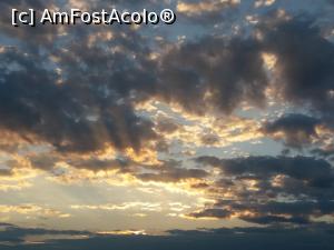 [P25] Un apus vazut de la balcon.  » foto by vulpe mihaela
 - 
<span class="allrVoted glyphicon glyphicon-heart hidden" id="av868940"></span>
<a class="m-l-10 hidden" id="sv868940" onclick="voting_Foto_DelVot(,868940,2646)" role="button">șterge vot <span class="glyphicon glyphicon-remove"></span></a>
<a id="v9868940" class=" c-red"  onclick="voting_Foto_SetVot(868940)" role="button"><span class="glyphicon glyphicon-heart-empty"></span> <b>LIKE</b> = Votează poza</a> <img class="hidden"  id="f868940W9" src="/imagini/loader.gif" border="0" /><span class="AjErrMes hidden" id="e868940ErM"></span>
