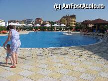 [P02] piscina mare » foto by adynutza26
 - 
<span class="allrVoted glyphicon glyphicon-heart hidden" id="av8675"></span>
<a class="m-l-10 hidden" id="sv8675" onclick="voting_Foto_DelVot(,8675,2646)" role="button">șterge vot <span class="glyphicon glyphicon-remove"></span></a>
<a id="v98675" class=" c-red"  onclick="voting_Foto_SetVot(8675)" role="button"><span class="glyphicon glyphicon-heart-empty"></span> <b>LIKE</b> = Votează poza</a> <img class="hidden"  id="f8675W9" src="/imagini/loader.gif" border="0" /><span class="AjErrMes hidden" id="e8675ErM"></span>