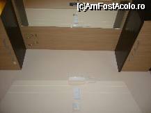 [P35] La intrarea in apartament aveai senzatia ca esti in apartamentul propriu....Un hol cu cuier din care intrai in toate incaperile apartamentului aparthotelului Obzor. » foto by magdalena
 - 
<span class="allrVoted glyphicon glyphicon-heart hidden" id="av40244"></span>
<a class="m-l-10 hidden" id="sv40244" onclick="voting_Foto_DelVot(,40244,2666)" role="button">șterge vot <span class="glyphicon glyphicon-remove"></span></a>
<a id="v940244" class=" c-red"  onclick="voting_Foto_SetVot(40244)" role="button"><span class="glyphicon glyphicon-heart-empty"></span> <b>LIKE</b> = Votează poza</a> <img class="hidden"  id="f40244W9" src="/imagini/loader.gif" border="0" /><span class="AjErrMes hidden" id="e40244ErM"></span>