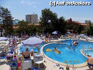 [P01] piscine exterioare, in dreapta cea mica, cu balustrada, adancime 50 cm, urmatoarea ceva mai adanca si cea de jos 1.50 - 1.90 m.  » foto by sandelki
 - 
<span class="allrVoted glyphicon glyphicon-heart hidden" id="av634106"></span>
<a class="m-l-10 hidden" id="sv634106" onclick="voting_Foto_DelVot(,634106,2682)" role="button">șterge vot <span class="glyphicon glyphicon-remove"></span></a>
<a id="v9634106" class=" c-red"  onclick="voting_Foto_SetVot(634106)" role="button"><span class="glyphicon glyphicon-heart-empty"></span> <b>LIKE</b> = Votează poza</a> <img class="hidden"  id="f634106W9" src="/imagini/loader.gif" border="0" /><span class="AjErrMes hidden" id="e634106ErM"></span>