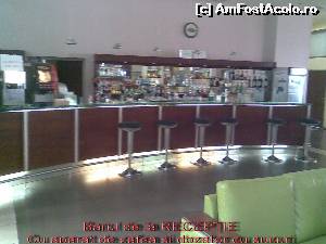 [P18] Barul de la recepție, cu automat de cafea și dozator cu sucuri. » foto by puiutea
 - 
<span class="allrVoted glyphicon glyphicon-heart hidden" id="av549581"></span>
<a class="m-l-10 hidden" id="sv549581" onclick="voting_Foto_DelVot(,549581,2682)" role="button">șterge vot <span class="glyphicon glyphicon-remove"></span></a>
<a id="v9549581" class=" c-red"  onclick="voting_Foto_SetVot(549581)" role="button"><span class="glyphicon glyphicon-heart-empty"></span> <b>LIKE</b> = Votează poza</a> <img class="hidden"  id="f549581W9" src="/imagini/loader.gif" border="0" /><span class="AjErrMes hidden" id="e549581ErM"></span>