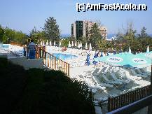 [P05] Privelistea din camera. se vede piscina exterioara, o parte din ea, si marea pe fundal » foto by red84ro
 - 
<span class="allrVoted glyphicon glyphicon-heart hidden" id="av69886"></span>
<a class="m-l-10 hidden" id="sv69886" onclick="voting_Foto_DelVot(,69886,2682)" role="button">șterge vot <span class="glyphicon glyphicon-remove"></span></a>
<a id="v969886" class=" c-red"  onclick="voting_Foto_SetVot(69886)" role="button"><span class="glyphicon glyphicon-heart-empty"></span> <b>LIKE</b> = Votează poza</a> <img class="hidden"  id="f69886W9" src="/imagini/loader.gif" border="0" /><span class="AjErrMes hidden" id="e69886ErM"></span>
