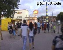 [P02] La plimbare prin staţiunea Mamaia, aici fiind destul de aglomerat cum bine se ştie. » foto by liviur*
 - 
<span class="allrVoted glyphicon glyphicon-heart hidden" id="av128895"></span>
<a class="m-l-10 hidden" id="sv128895" onclick="voting_Foto_DelVot(,128895,2691)" role="button">șterge vot <span class="glyphicon glyphicon-remove"></span></a>
<a id="v9128895" class=" c-red"  onclick="voting_Foto_SetVot(128895)" role="button"><span class="glyphicon glyphicon-heart-empty"></span> <b>LIKE</b> = Votează poza</a> <img class="hidden"  id="f128895W9" src="/imagini/loader.gif" border="0" /><span class="AjErrMes hidden" id="e128895ErM"></span>