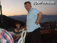 [P17] El este Vasilis, un om minunat! Ne-a facut sa ne simtim excelent cat am stat acolo. Din pacate reuseam sa-l vedem doar seara la Agnanti, el dormea dimineata cand plecam noi, iar seara nu se intorcea mai devreme de 3... » foto by MirceaCr
 - 
<span class="allrVoted glyphicon glyphicon-heart hidden" id="av176842"></span>
<a class="m-l-10 hidden" id="sv176842" onclick="voting_Foto_DelVot(,176842,2731)" role="button">șterge vot <span class="glyphicon glyphicon-remove"></span></a>
<a id="v9176842" class=" c-red"  onclick="voting_Foto_SetVot(176842)" role="button"><span class="glyphicon glyphicon-heart-empty"></span> <b>LIKE</b> = Votează poza</a> <img class="hidden"  id="f176842W9" src="/imagini/loader.gif" border="0" /><span class="AjErrMes hidden" id="e176842ErM"></span>