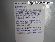 [P01] Daca scria 'in atentia turistilor' nu ma suparam... si daca scrii ceva in greaca e clar ca doar greci pot sa citeasca, daca scrii in romana nu mai scrii in atentia turistilor romanai. La un moment dat eram in receptie si vedeam cam 5 afise din astea dintr-un singur loc. Oare doar romanii fac din astea? » foto by Mento
 - 
<span class="allrVoted glyphicon glyphicon-heart hidden" id="av108098"></span>
<a class="m-l-10 hidden" id="sv108098" onclick="voting_Foto_DelVot(,108098,2747)" role="button">șterge vot <span class="glyphicon glyphicon-remove"></span></a>
<a id="v9108098" class=" c-red"  onclick="voting_Foto_SetVot(108098)" role="button"><span class="glyphicon glyphicon-heart-empty"></span> <b>LIKE</b> = Votează poza</a> <img class="hidden"  id="f108098W9" src="/imagini/loader.gif" border="0" /><span class="AjErrMes hidden" id="e108098ErM"></span>
