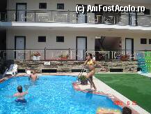 [P01] piscina hotelului » foto by flori_floricika
 - 
<span class="allrVoted glyphicon glyphicon-heart hidden" id="av10093"></span>
<a class="m-l-10 hidden" id="sv10093" onclick="voting_Foto_DelVot(,10093,2747)" role="button">șterge vot <span class="glyphicon glyphicon-remove"></span></a>
<a id="v910093" class=" c-red"  onclick="voting_Foto_SetVot(10093)" role="button"><span class="glyphicon glyphicon-heart-empty"></span> <b>LIKE</b> = Votează poza</a> <img class="hidden"  id="f10093W9" src="/imagini/loader.gif" border="0" /><span class="AjErrMes hidden" id="e10093ErM"></span>