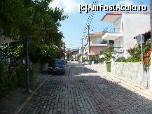 [P14] Straduta hotelului Sun pozata din capatul dinspre mare. » foto by Nefertiti
 - 
<span class="allrVoted glyphicon glyphicon-heart hidden" id="av326688"></span>
<a class="m-l-10 hidden" id="sv326688" onclick="voting_Foto_DelVot(,326688,2747)" role="button">șterge vot <span class="glyphicon glyphicon-remove"></span></a>
<a id="v9326688" class=" c-red"  onclick="voting_Foto_SetVot(326688)" role="button"><span class="glyphicon glyphicon-heart-empty"></span> <b>LIKE</b> = Votează poza</a> <img class="hidden"  id="f326688W9" src="/imagini/loader.gif" border="0" /><span class="AjErrMes hidden" id="e326688ErM"></span>