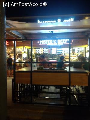 [P02] Street food de calitate in zona Butoaie. Un burger cca 30 lei » foto by calincheita
 - 
<span class="allrVoted glyphicon glyphicon-heart hidden" id="av1005617"></span>
<a class="m-l-10 hidden" id="sv1005617" onclick="voting_Foto_DelVot(,1005617,2755)" role="button">șterge vot <span class="glyphicon glyphicon-remove"></span></a>
<a id="v91005617" class=" c-red"  onclick="voting_Foto_SetVot(1005617)" role="button"><span class="glyphicon glyphicon-heart-empty"></span> <b>LIKE</b> = Votează poza</a> <img class="hidden"  id="f1005617W9" src="/imagini/loader.gif" border="0" /><span class="AjErrMes hidden" id="e1005617ErM"></span>