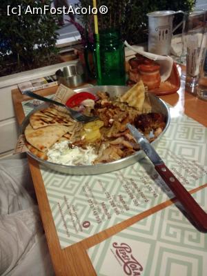 [P04] Gyros la Nikos. Un must alimentar în Mamaia!  » foto by calincheita
 - 
<span class="allrVoted glyphicon glyphicon-heart hidden" id="av1005619"></span>
<a class="m-l-10 hidden" id="sv1005619" onclick="voting_Foto_DelVot(,1005619,2755)" role="button">șterge vot <span class="glyphicon glyphicon-remove"></span></a>
<a id="v91005619" class=" c-red"  onclick="voting_Foto_SetVot(1005619)" role="button"><span class="glyphicon glyphicon-heart-empty"></span> <b>LIKE</b> = Votează poza</a> <img class="hidden"  id="f1005619W9" src="/imagini/loader.gif" border="0" /><span class="AjErrMes hidden" id="e1005619ErM"></span>