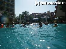 [P08] vedere cu piscina » foto by livia72
 - 
<span class="allrVoted glyphicon glyphicon-heart hidden" id="av12306"></span>
<a class="m-l-10 hidden" id="sv12306" onclick="voting_Foto_DelVot(,12306,2762)" role="button">șterge vot <span class="glyphicon glyphicon-remove"></span></a>
<a id="v912306" class=" c-red"  onclick="voting_Foto_SetVot(12306)" role="button"><span class="glyphicon glyphicon-heart-empty"></span> <b>LIKE</b> = Votează poza</a> <img class="hidden"  id="f12306W9" src="/imagini/loader.gif" border="0" /><span class="AjErrMes hidden" id="e12306ErM"></span>