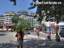 [P02] Hotelul vazut din fata » foto by blueeyes
 - 
<span class="allrVoted glyphicon glyphicon-heart hidden" id="av331857"></span>
<a class="m-l-10 hidden" id="sv331857" onclick="voting_Foto_DelVot(,331857,2762)" role="button">șterge vot <span class="glyphicon glyphicon-remove"></span></a>
<a id="v9331857" class=" c-red"  onclick="voting_Foto_SetVot(331857)" role="button"><span class="glyphicon glyphicon-heart-empty"></span> <b>LIKE</b> = Votează poza</a> <img class="hidden"  id="f331857W9" src="/imagini/loader.gif" border="0" /><span class="AjErrMes hidden" id="e331857ErM"></span>