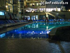 [P03] Seara la o bere la piscina » foto by florin petre
 - 
<span class="allrVoted glyphicon glyphicon-heart hidden" id="av352490"></span>
<a class="m-l-10 hidden" id="sv352490" onclick="voting_Foto_DelVot(,352490,2770)" role="button">șterge vot <span class="glyphicon glyphicon-remove"></span></a>
<a id="v9352490" class=" c-red"  onclick="voting_Foto_SetVot(352490)" role="button"><span class="glyphicon glyphicon-heart-empty"></span> <b>LIKE</b> = Votează poza</a> <img class="hidden"  id="f352490W9" src="/imagini/loader.gif" border="0" /><span class="AjErrMes hidden" id="e352490ErM"></span>
