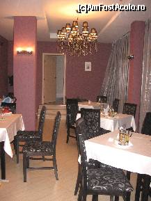 [P09] restaurantul a la carte » foto by amalyca
 - 
<span class="allrVoted glyphicon glyphicon-heart hidden" id="av99138"></span>
<a class="m-l-10 hidden" id="sv99138" onclick="voting_Foto_DelVot(,99138,2770)" role="button">șterge vot <span class="glyphicon glyphicon-remove"></span></a>
<a id="v999138" class=" c-red"  onclick="voting_Foto_SetVot(99138)" role="button"><span class="glyphicon glyphicon-heart-empty"></span> <b>LIKE</b> = Votează poza</a> <img class="hidden"  id="f99138W9" src="/imagini/loader.gif" border="0" /><span class="AjErrMes hidden" id="e99138ErM"></span>